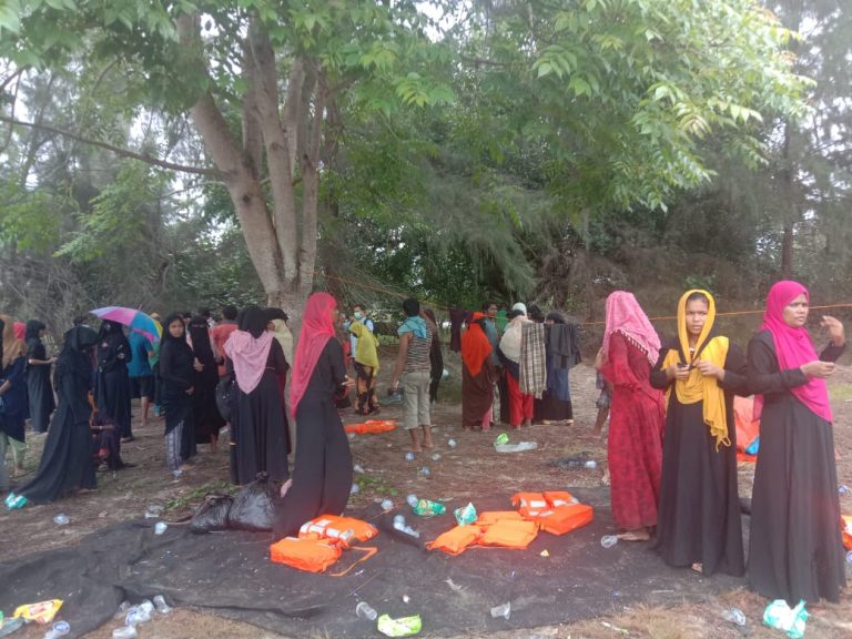 Satu Kapal Berisi Pengungsi Rohingya Terdampar di Aceh Timur